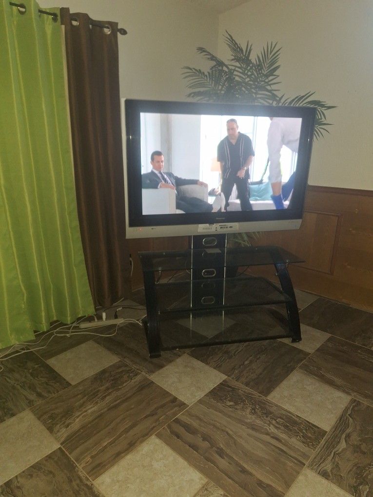 50 In TV And Stand