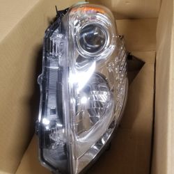 2013 -2015 Toyota Prius Factory  Right  Front Headlamp Assembly