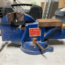  4 1/2” Bench Vise Blue