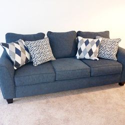 NEW! navy couch - perfect condition FREE throw pillows