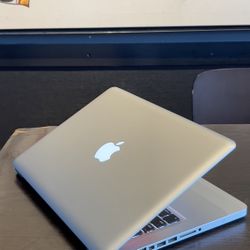 Apple MacBook Pro 13” Core I5 Processor 4GB RAM 500 GB HDD DRIVE $135