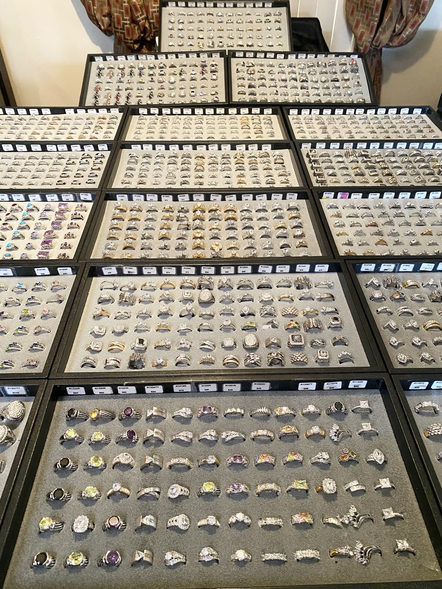 Jewelry Business Close Out! Smoking Deal! 1,440 Rings!