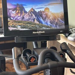 🚴 NordicTrack S22i Studio Cycle – Like New
