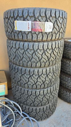 Venom 33x12.5x26 Tires set of 4