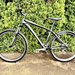 Medium Specialized Mtn Bike