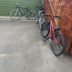 Free Bikes (asis) They All Need Work 