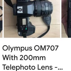 Olympus OM 707  /w Case 