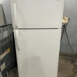 Frigidaire Fridge 