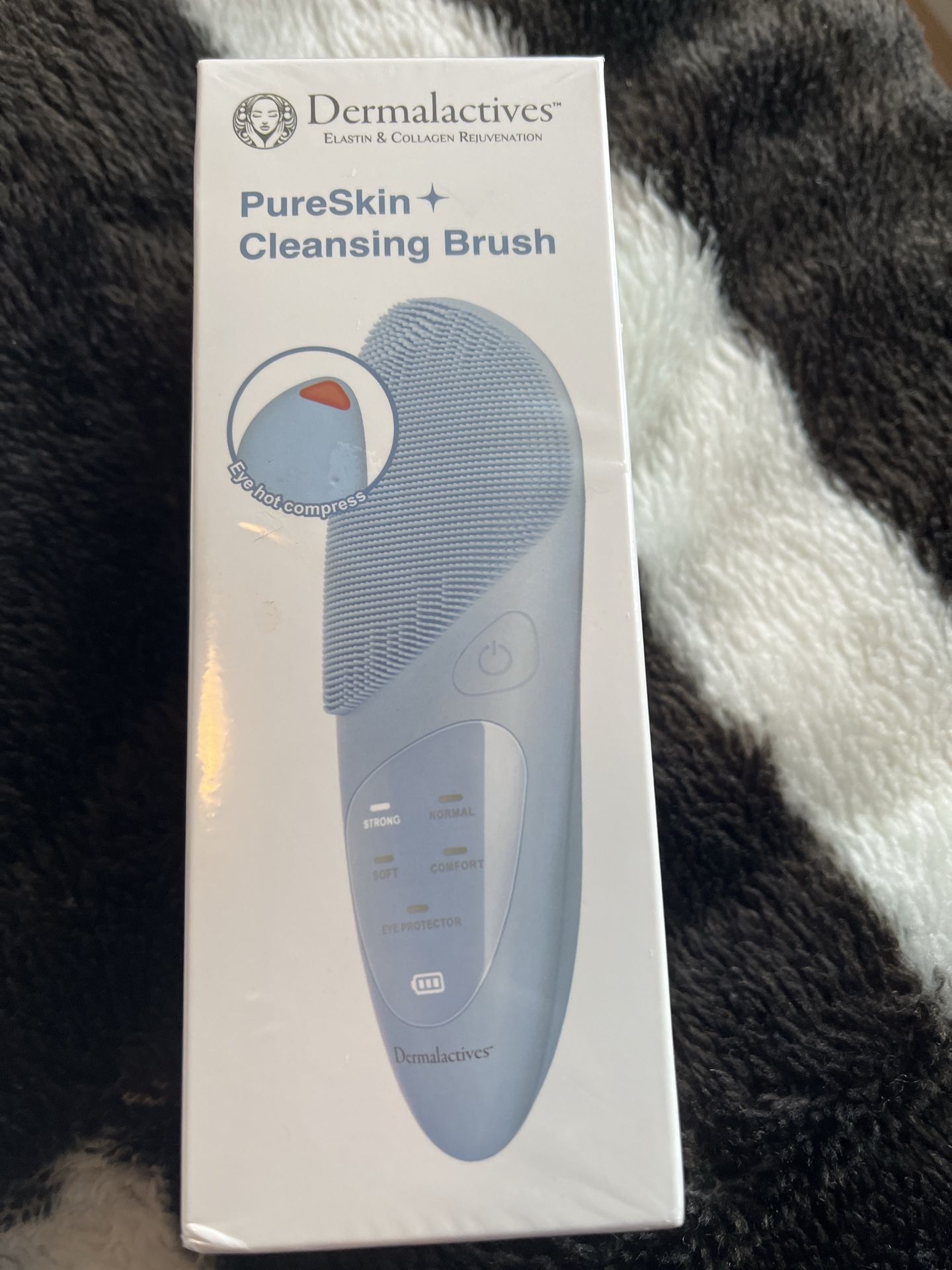 Dermalactives cleansing brush brand new