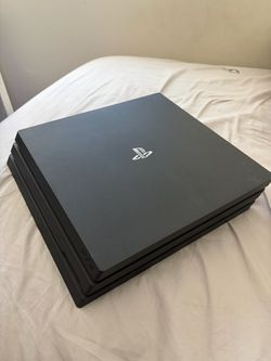 PS4 PRO BUNDLE (Read Description)