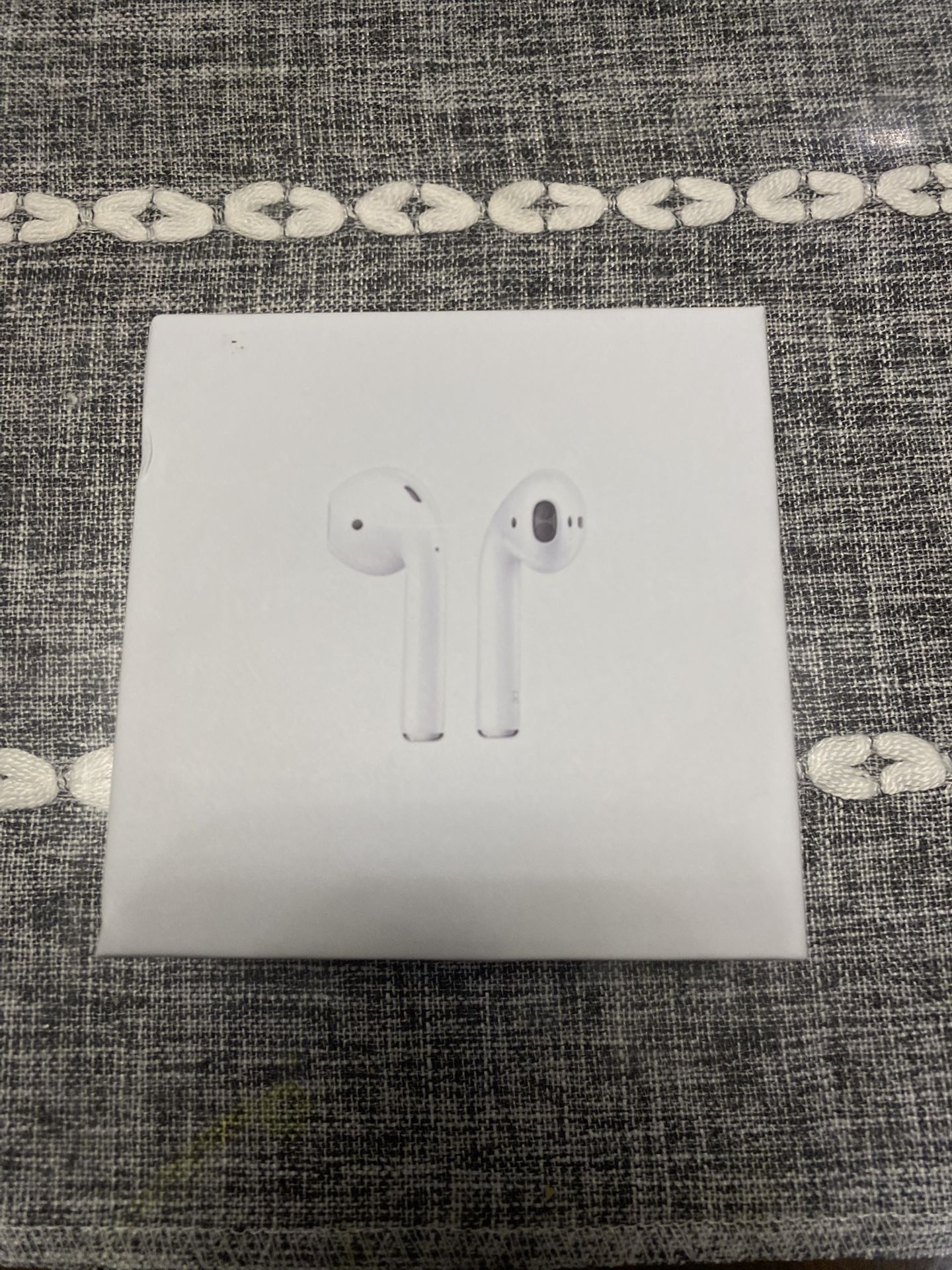 AirPods 4