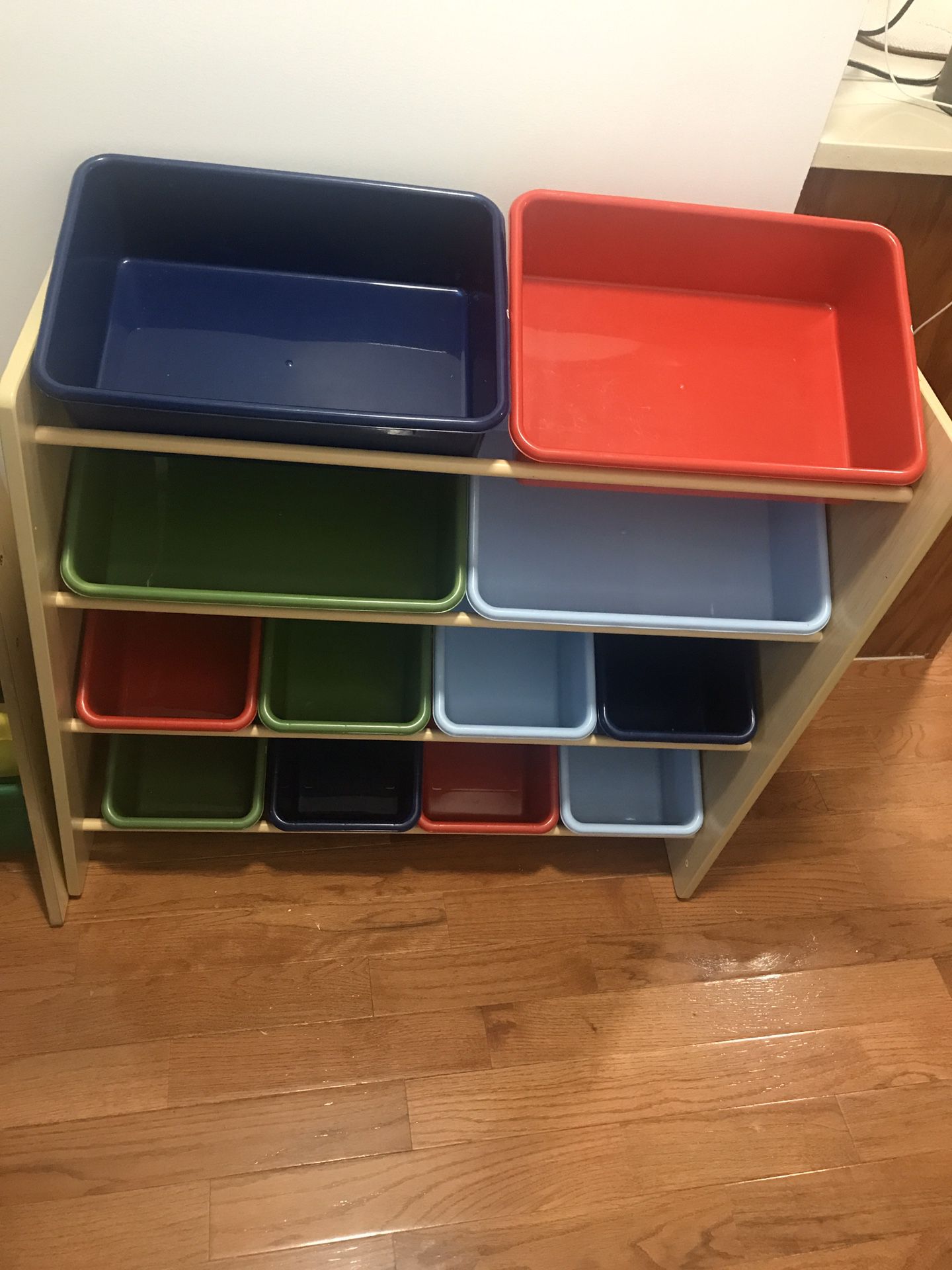 Kids toy shelf and organizer