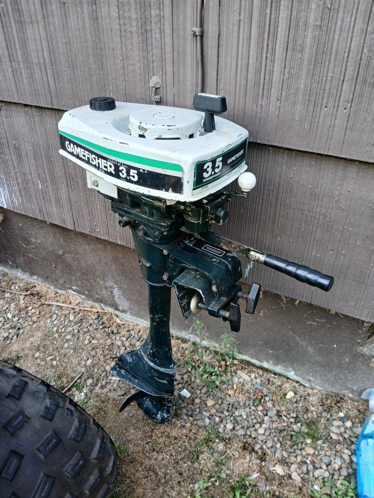 Boat Motor 3,5 Need a coil spark plug has good compression