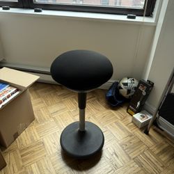 UPLIFT Standing Desk Stool