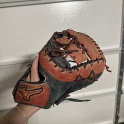 First Baseman’s Glove