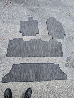 2024 Honda Oddysey Floor Mats.