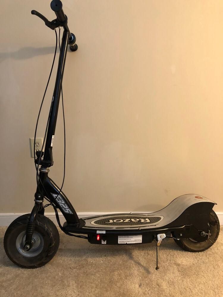 Powerful Razor E325 scooter with 2 new batteries