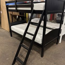 Twin/Twin Bunkbed. 🚚WE DELIVER🚚