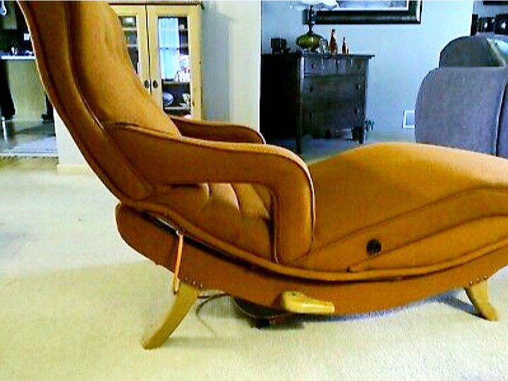 1952 Contour Massage Lounge Chaise