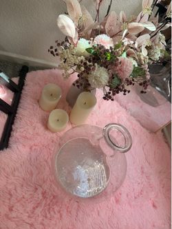 Glass flower vase