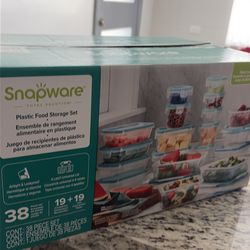 plastic food storage set