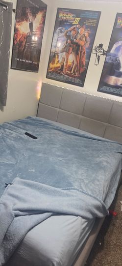 Frame bed queen ( only frame)