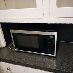 $50 OBO GE Smart Microwave Oven Scan To Cook