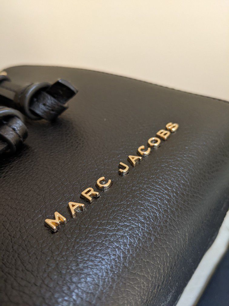 Marc Jacobs Black And Gold Bucket Leather Bag