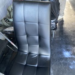 4 Dinning Room Chairs