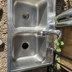 33x22 Kitchen Sink With Pull Down Faucet