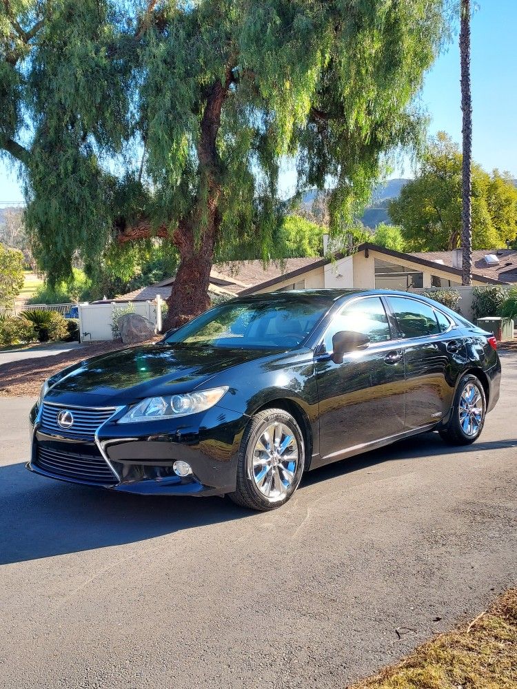 2013 Lexus ES 300h