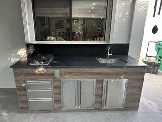 Outdoor Kitchen 