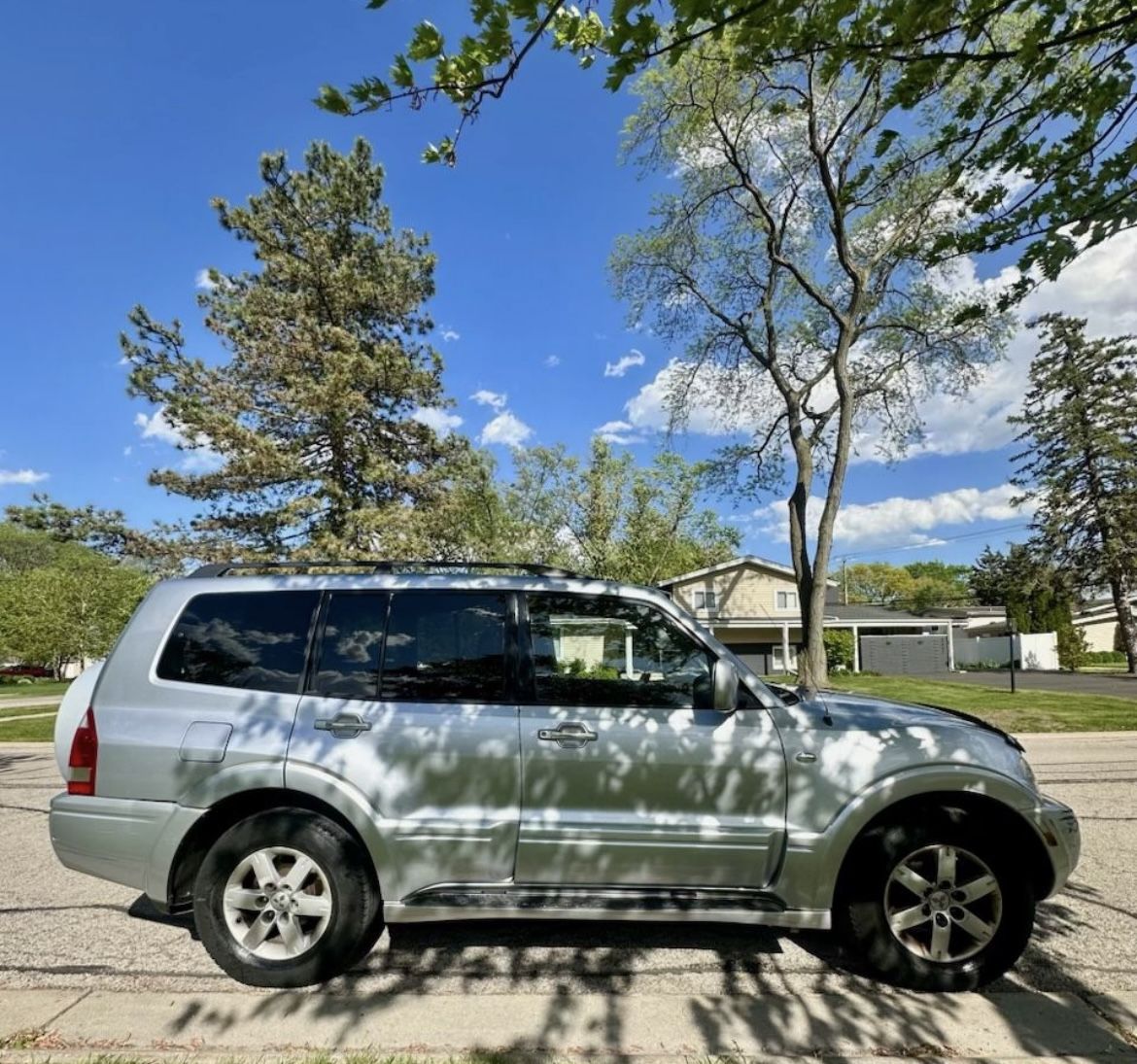 2005 Mitsubishi Montero