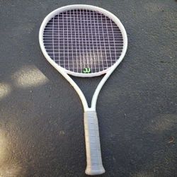 Dominate the Court with Elite Tennis Rackets!