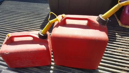 Gas cans 10 ea