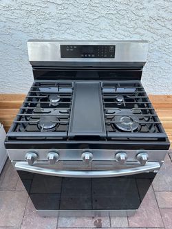 Like New Stainless steel Samsung gas stove