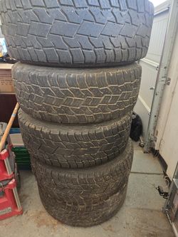 Llantas Tires 4 and the spare they are side 17