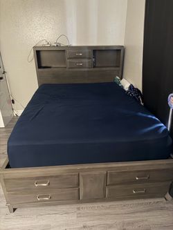Queen size bed with storage