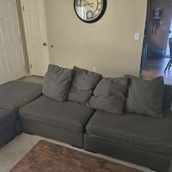 SECTIONAL COUCH 