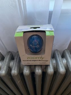 Zoomy Handheld Digital Microscope