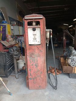 Early Gas pump