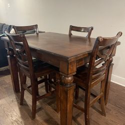 Extendable Hard Wood Dining Table With 4 Seats 