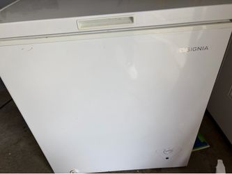 Insignia freezer