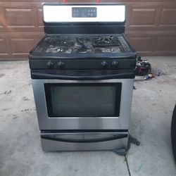 kitchen stove 