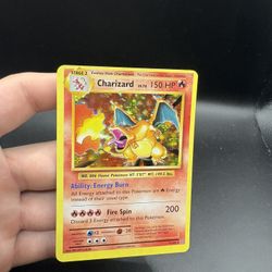 Charizard Xy Evolutions Holo Rare, ERROR MISCUT/OC near Mint Condition Pokemon Card