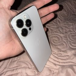 15 Pro Max 256 UNLOCKED 