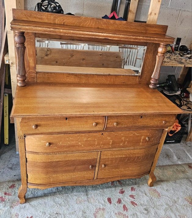 ANTIQUE OAK SIDEBOARD BUFFET