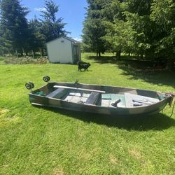Affordable 12’ Aluminum Boat W Extras!
