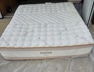 Saatva Classic 11.5 inch Firm King Mattress