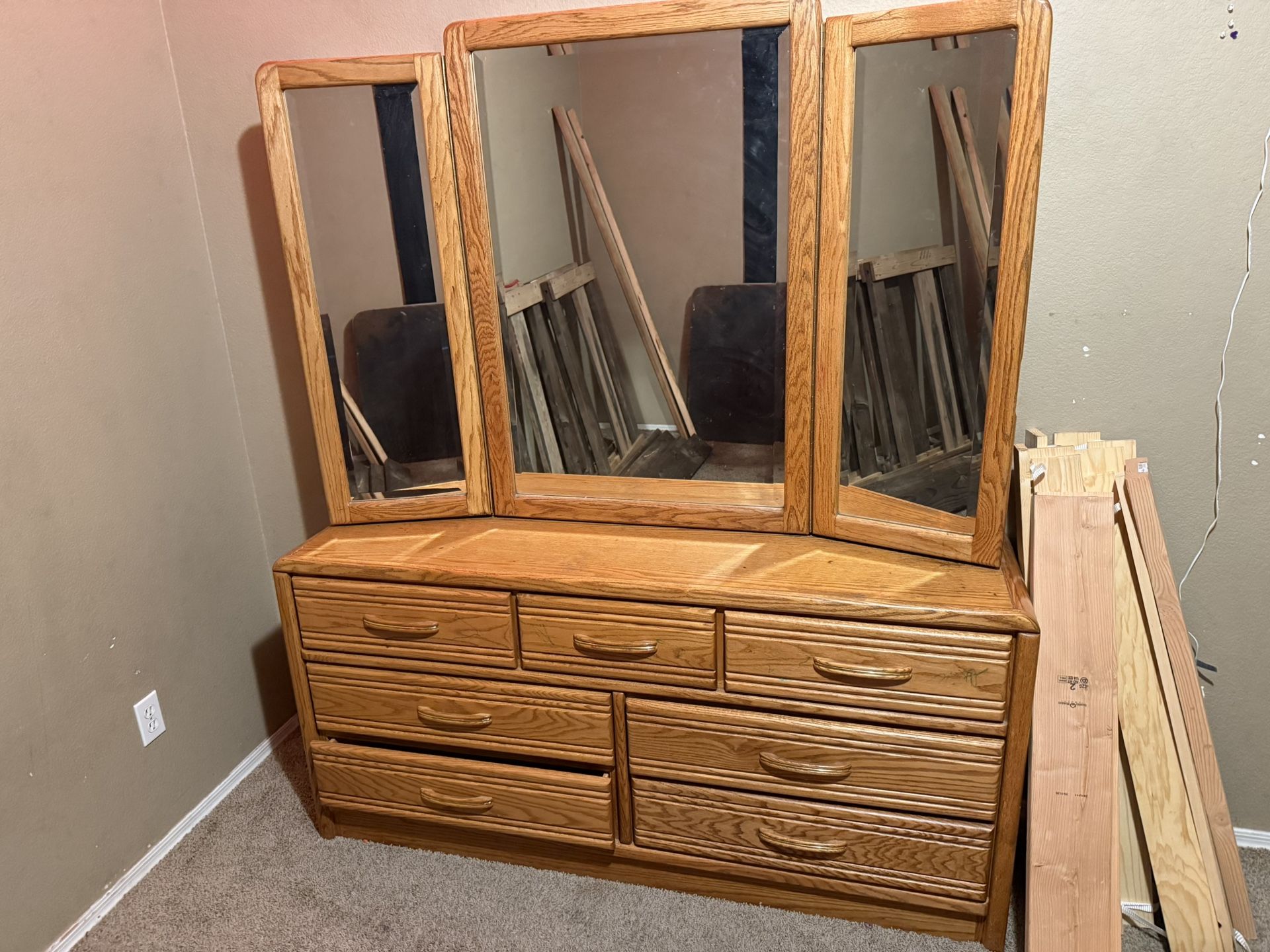 Dresser With Mirror Cabinets.